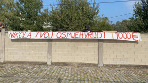 Sve na stadionu u Gračanici nasmijala poruka za Nikolu Nikiću