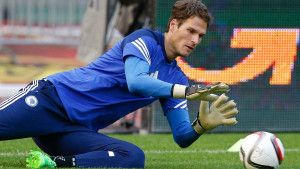 Asmir Begović je nesavladiv!