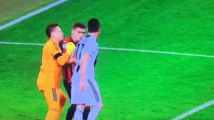 Prljav potez Mandžukića: Napadača Juventusa očekuje suspenzija zbog udaranja Romagnolija