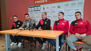 Čelik-Junior sutra dočekuje Čelik u derbiju sezone za plasman u Premijer ligu