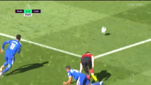 Očajna odbrana Uniteda poklonila gol Cardiffu koji je povećao prednost