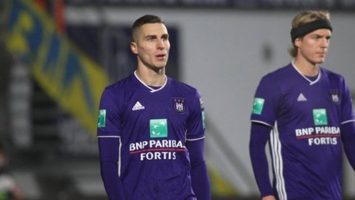 Defanzivac Anderlechta kažnjen, uputio izvinjenje