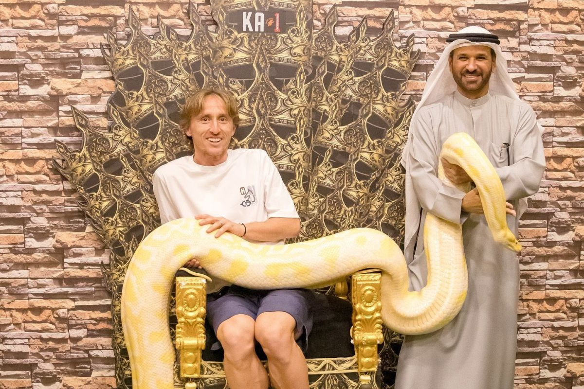 Modrić u Dubaiju, a Perez ga pušta niz vodu: Stiže dečko od 100 miliona iz najboljeg tima svijeta Modrić u Dubaiju, a Perez ga pušta niz vodu: Stiže dečko od 100 miliona iz najboljeg tima svijeta