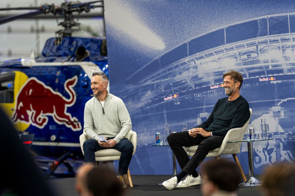 Klopp započeo ulogu globalnog direktora nogometa u Red Bullu, obećao intenzitet i vatru na terenu Klopp započeo ulogu globalnog direktora nogometa u Red Bullu, obećao intenzitet i vatru na terenu