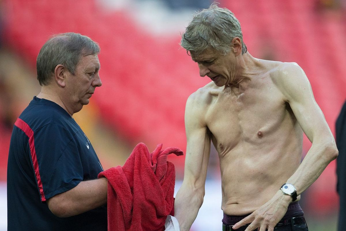 Ko bi rekao da ja ista osoba u pitanju? 72-godišnji Wenger šokirao fotografijom sa plaže 