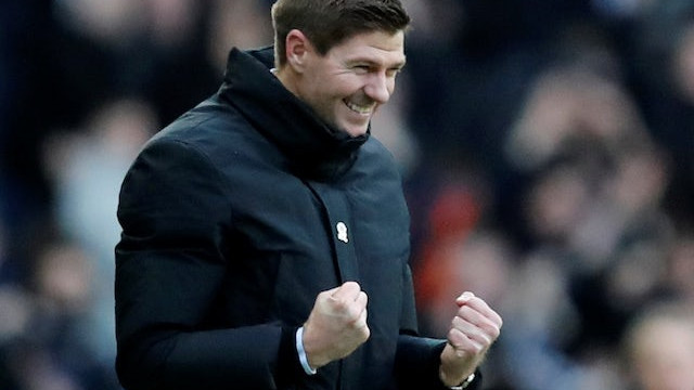 Steven Gerrard oduševljen novim napadačkim opcijama nakon dolaska Defoea