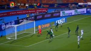 Dosta sreće za Alžir: Nogometaš Nigerije postigao smiješan autogol
