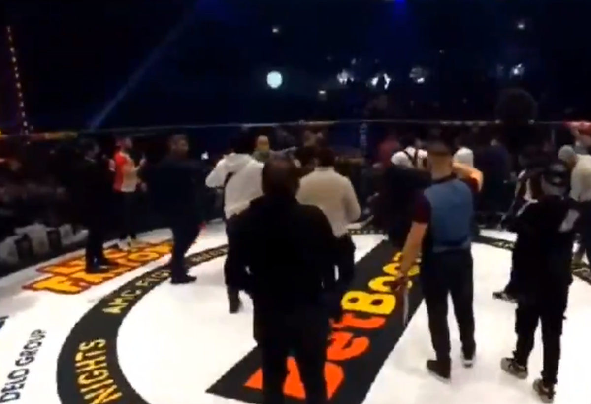 U Moskvi se MMA događaj pretvorio u veliku tučnjavu, sukobilo se nekoliko desetina ljudi