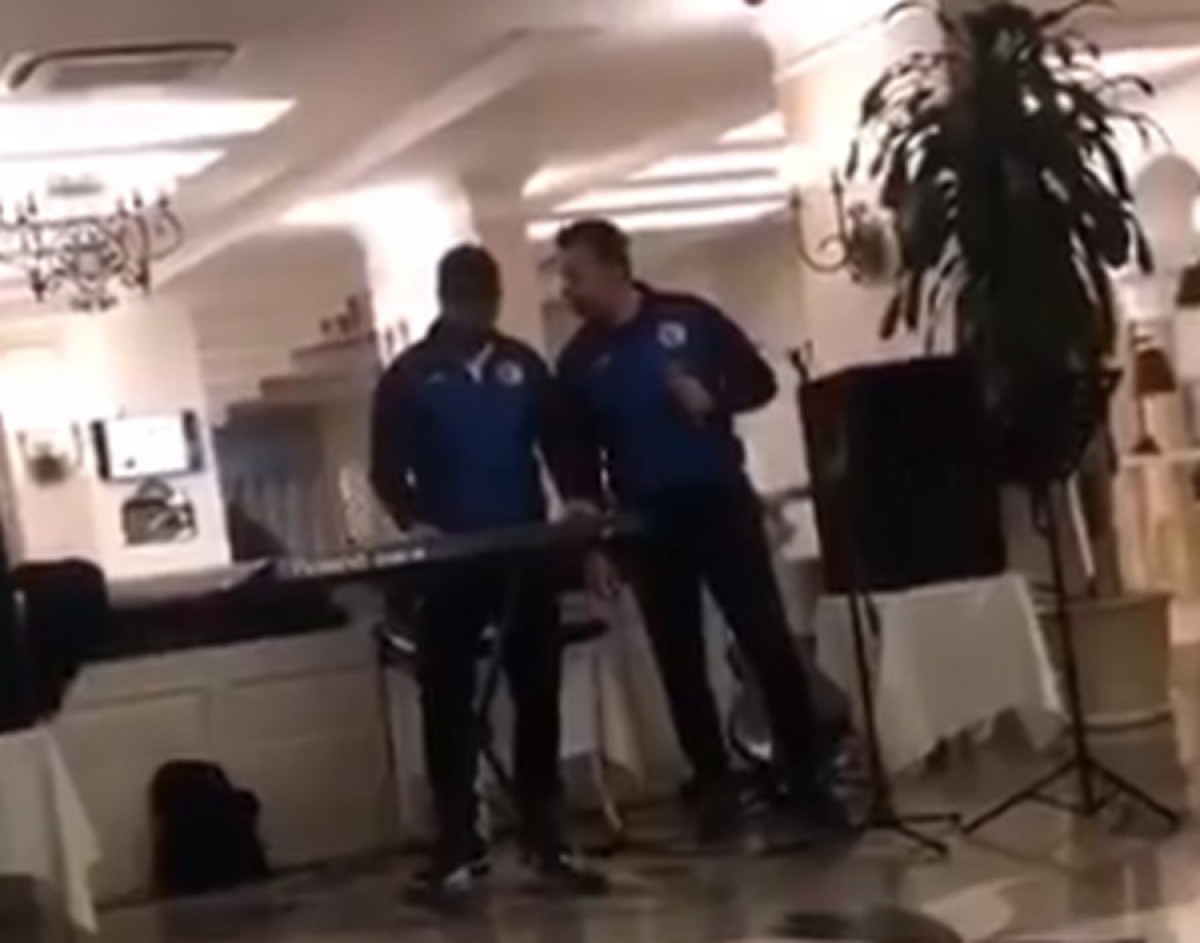 Baljić zapjevao na pripremama, igrači se oduševili Baljić zapjevao na pripremama, igrači se oduševili