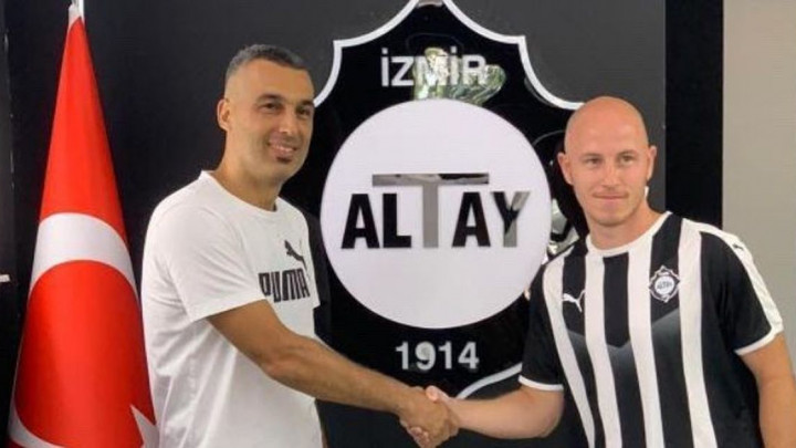 Blagojević i službeno u novom klubu