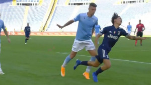 Sramotno simuliranje: Dybala pao kao da ga je neko "skinuo" snajperom