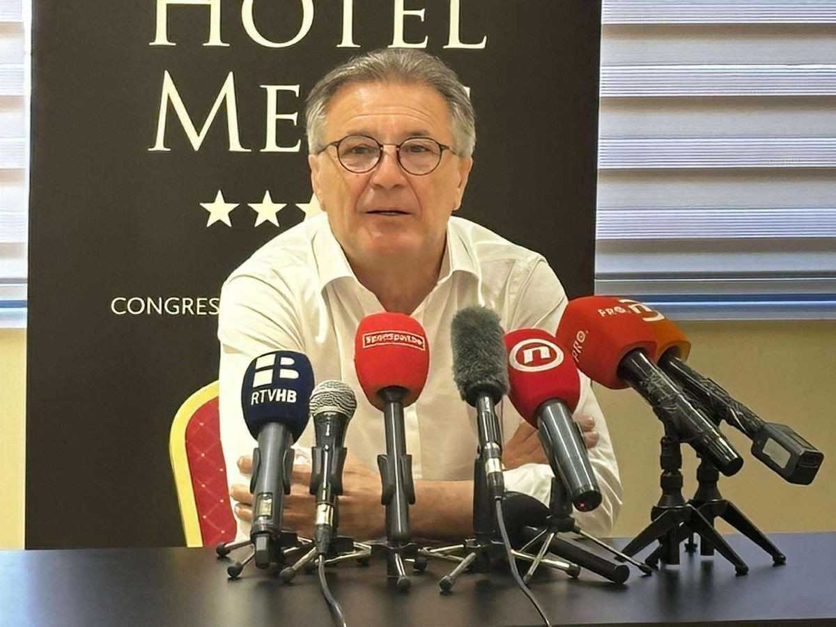 Žestoke riječi Mamića: "Mrtav hladan dođe Bišćan, moralna vertikala, ali ispod pazuha i u bukvi" Žestoke riječi Mamića: "Mrtav hladan dođe Bišćan, moralna vertikala, ali ispod pazuha i u bukvi"