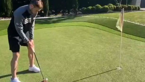 Uživa u kućnoj izolaciji: Gareth Bale pokazao da je itekako talentovan za golf