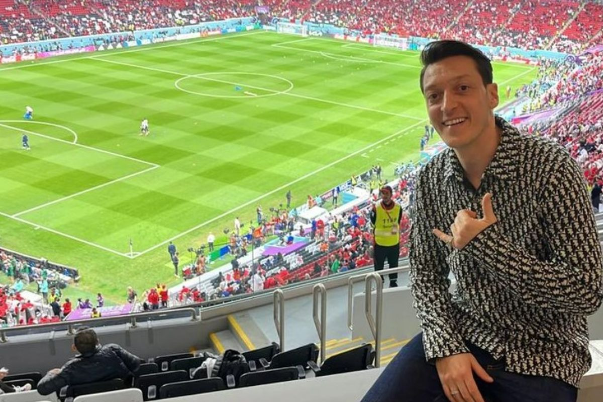 Ozil imenovao 'desetku' i dečka koji je bolji od njega: "Neka ga Allah sačuva zlih očiju" Ozil imenovao 'desetku' i dečka koji je bolji od njega: "Neka ga Allah sačuva zlih očiju"