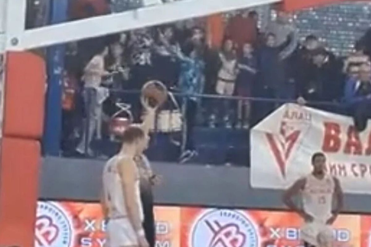 Srbija se zgrožava zbog snimka iz Valjeva: Djeca bodre košarkaše Metalca, a onda kreće užas