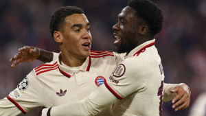 Ni Bayern, a ni Real Madrid: U trku za Daviesa se uključio i treći velikan, navijači u ekstazi