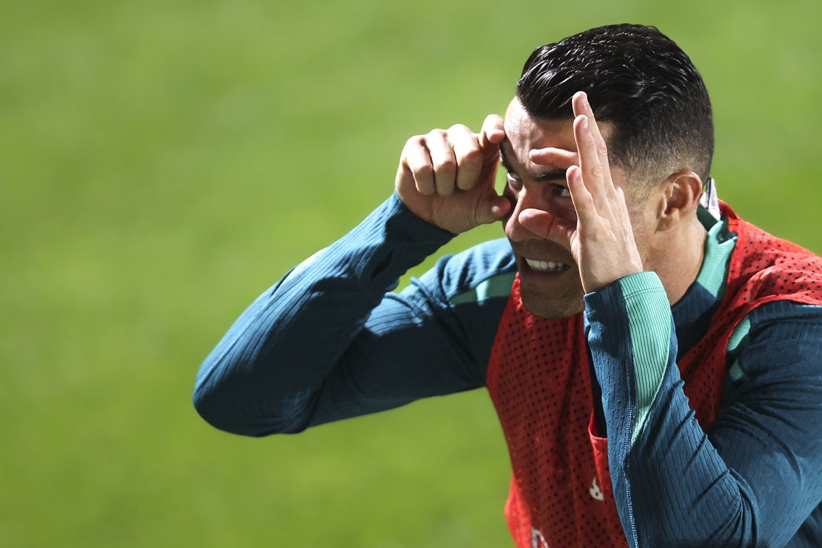 Imamo pobjednika! Očajnički je htio da se sretne s Cristianom Ronaldom, pa potpisao za pogrešan klub Imamo pobjednika! Očajnički je htio da se sretne s Cristianom Ronaldom, pa potpisao za pogrešan klub