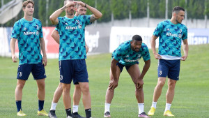Navijači Juventusa "zakucali" svog kapitena za dno!