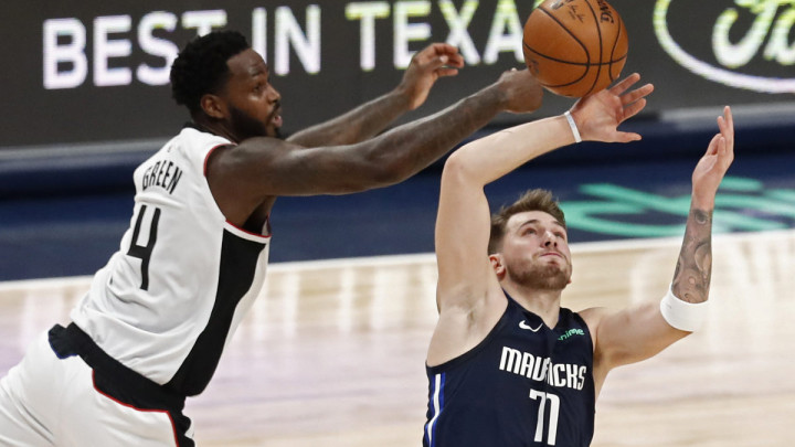 Dončić uspješniji od Jamesa i Daviesa