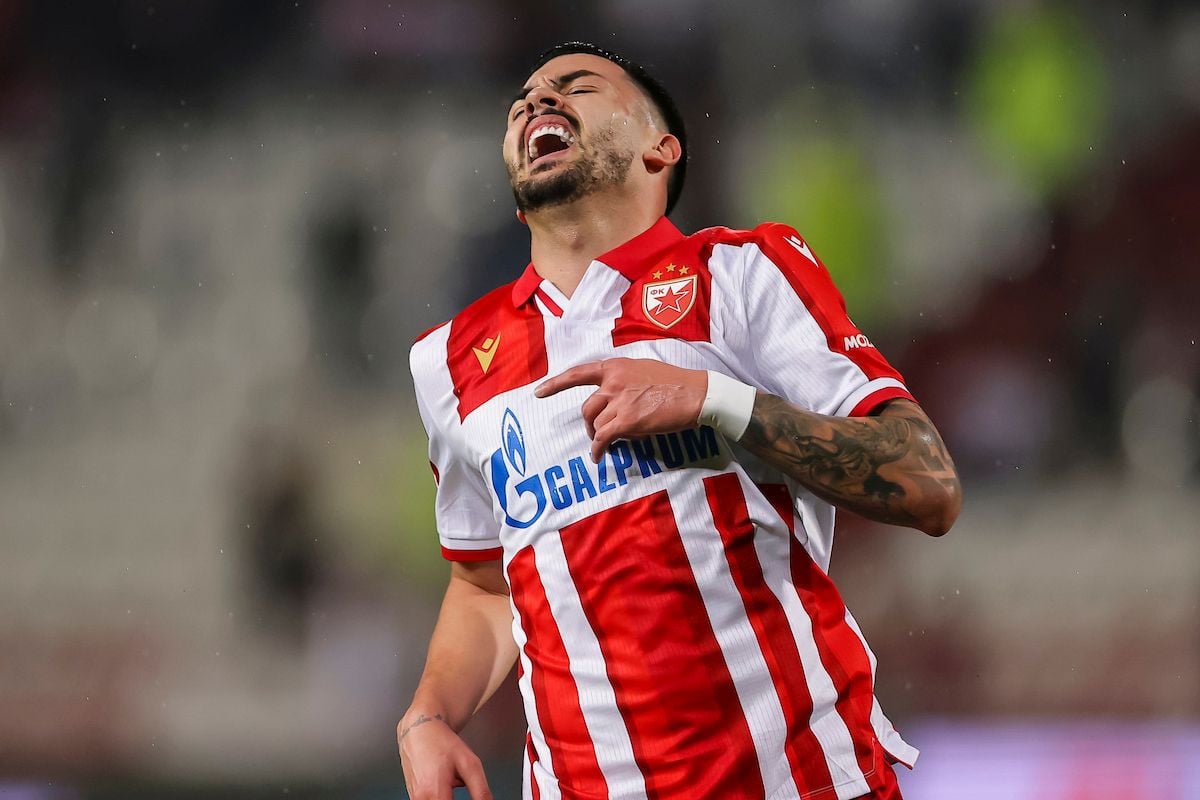 I to je moguće: Navijači Crvene zvezde traže od zvijezde da napusti teren! I to je moguće: Navijači Crvene zvezde traže od zvijezde da napusti teren!