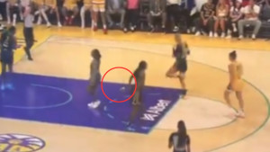 Sve češći skandali u WNBA: Najljepša košarkašica pogođena igračkom za odrasle u sred utakmice