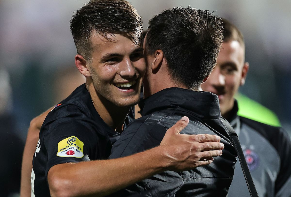 Baždar se jučer pojavio u Madridu, a danas ga stavili na stup srama: "Kao da je Messi u pitanju" Baždar se jučer pojavio u Madridu, a danas ga stavili na stup srama: "Kao da je Messi u pitanju"
