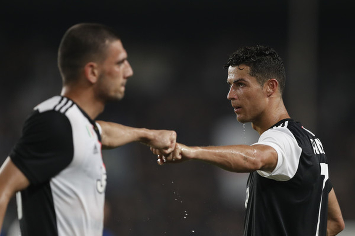 "Kada sam se vratio u Juventus, Ronaldo mi je uputio vojni pozdrav!"