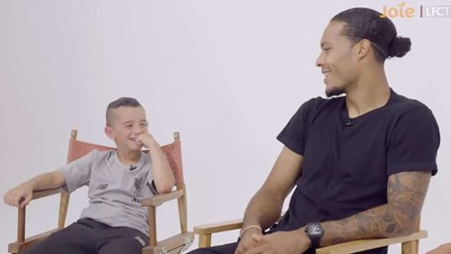 Van Dijk se ispričao s mališanima, pa jednom dječaku dodao sol na ranu