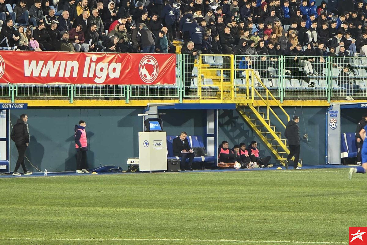 Nakon sramotnog skandiranja navijača Zrinjskog morali reagovati delegat i igrači mostarskog kluba! Nakon sramotnog skandiranja navijača Zrinjskog morali reagovati delegat i igrači mostarskog kluba!