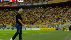 Ako Barbarez gleda Rumune ima razlog za smijeh! Golman "ludovao", pa lupao, Lucescu tužno sve gledao