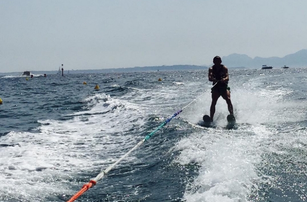 Senad Lulić se odmara uz skijanje na vodi
