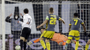 Partizan dva puta vodio protiv Feyenoorda, a onda doživio pravu katastrofu