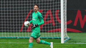 Asmir Begović objavom nasmijao Fabrizija Romana