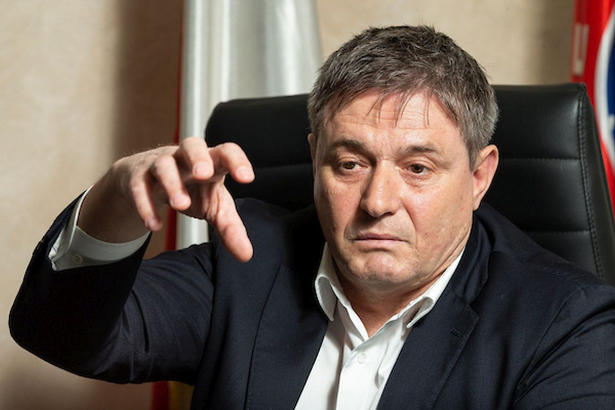 Dok svi čekaju otkaz Srbija ostala u nevjerici zbog odluke Fudbalskog saveza o Piksiju Dok svi čekaju otkaz Srbija ostala u nevjerici zbog odluke Fudbalskog saveza o Piksiju