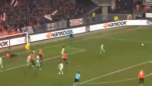 Bizaran autogol u Rennesu: Sudija pokazao ofsajd, pa se predomislio