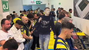S dresovima Fenera u džamiji: "Samo da večeras Edin Džeko..."