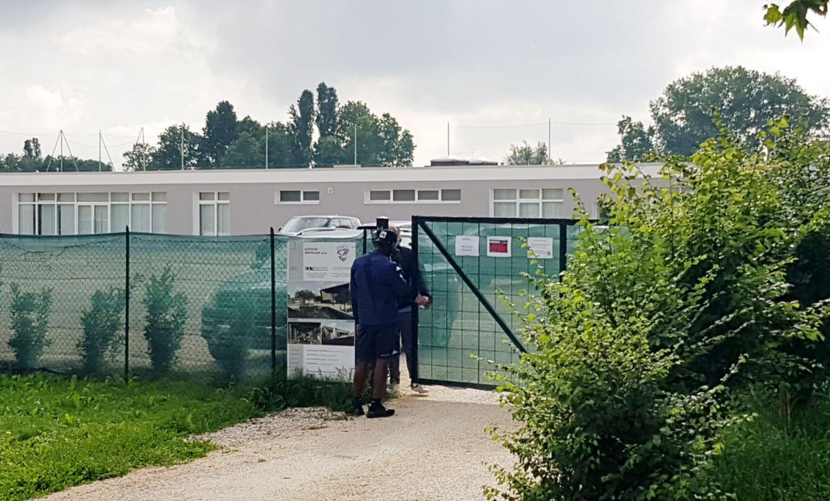Mario Balotelli otjeran sa kapije Brescijinog kampa!