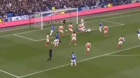 Nesretni Kolašinac "krivac" za gol Evertona