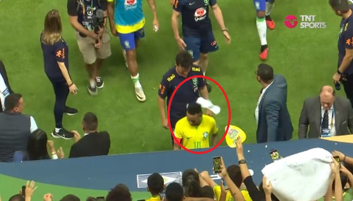 Šta se dešava u Južnoj Americi: Messija pljunuli, a Neymar pogođen u glavu od svojih navijača!