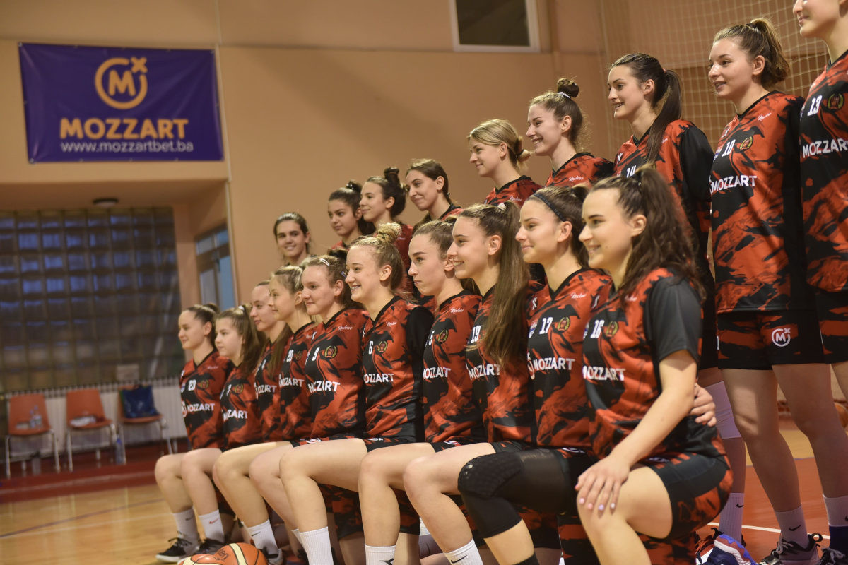 Veliki korak za Malene: Mozzart podržao košarkašice Mladog Krajišnika