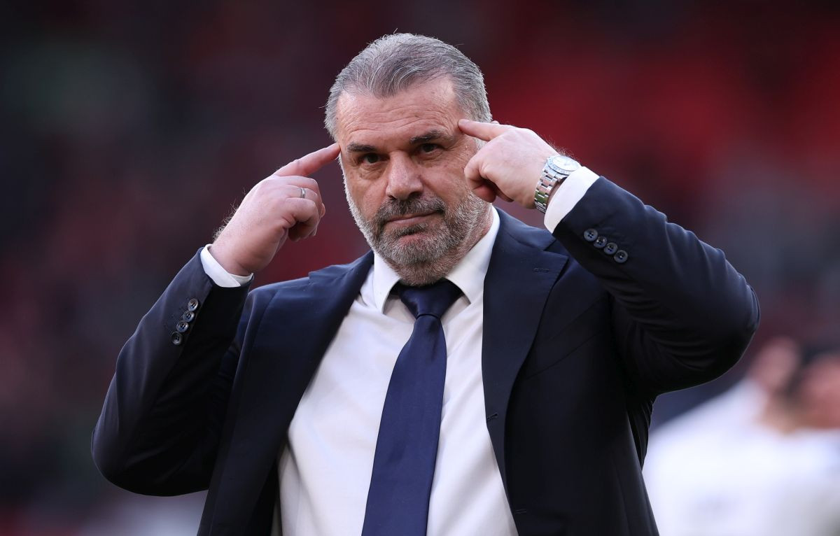 Ange Postecoglou izgubio živce zbog dobacivanja navijača, pa mu poručio: "Sad znam ko si" Ange Postecoglou izgubio živce zbog dobacivanja navijača, pa mu poručio: "Sad znam ko si"