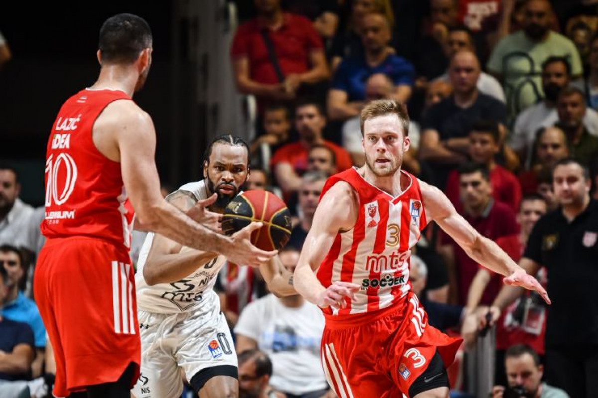 Crvena Zvezda povela u finalnoj seriji ABA lige Crvena Zvezda povela u finalnoj seriji ABA lige