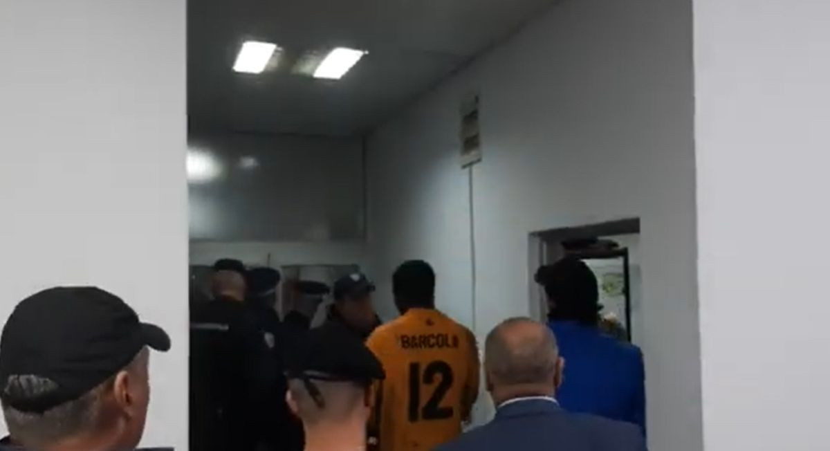 Nakon meča Leotar - Tuzla City: Napeto u tunelu stadiona Police 