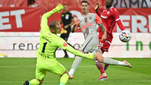 Pravo pitanje je čija je koreografija bolja: Derbi grada Bukurešta u žiži javnosti tifo scene 