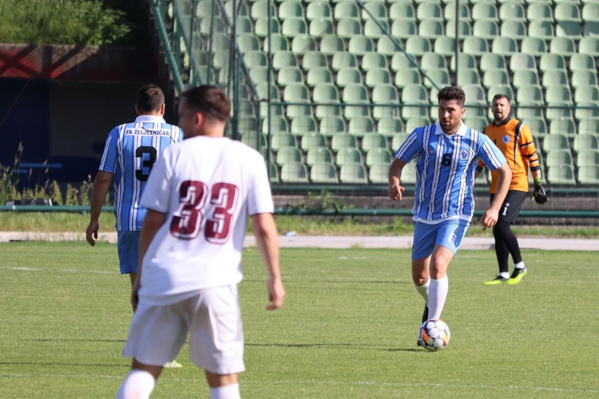 Majstorija Zukanovića riješila derbi veterana Sarajeva i Željezničara! Majstorija Zukanovića riješila derbi veterana Sarajeva i Željezničara!
