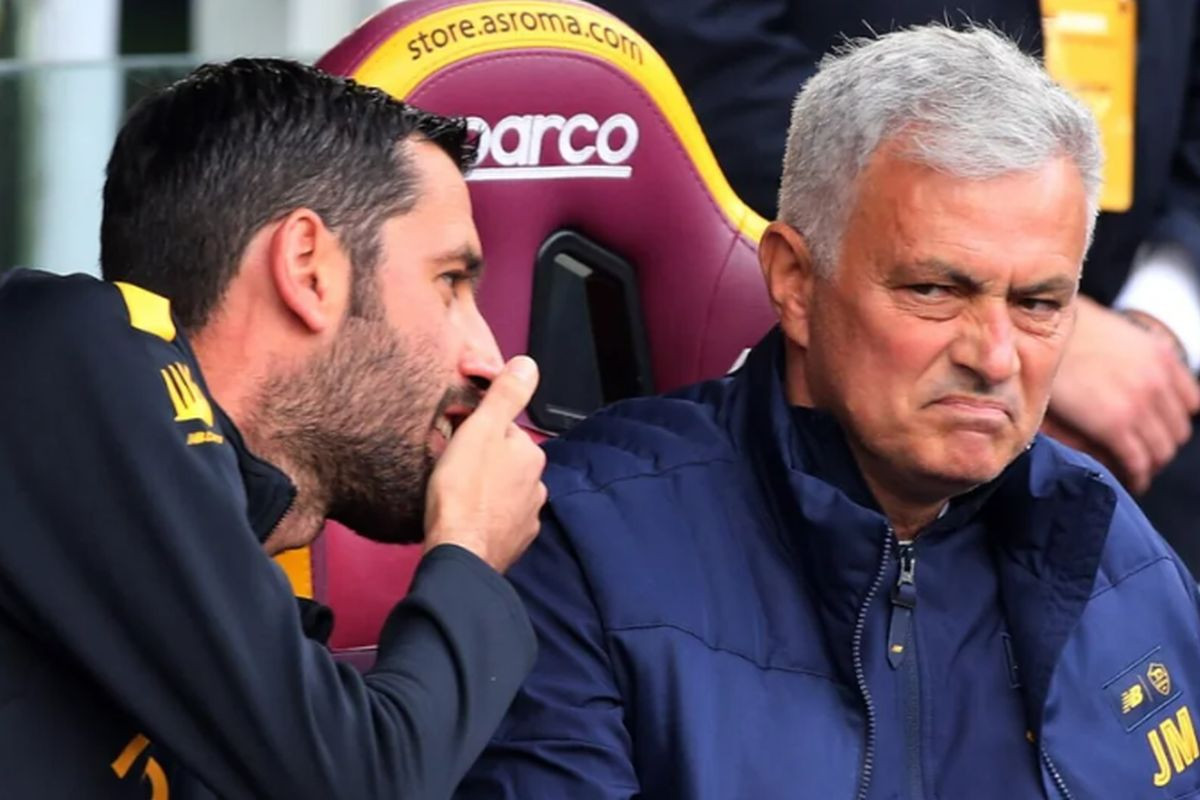 Javio se Mourinhov pomoćnik, želio je reći nešto o Džeki: "Znao sam za ovo, a on će u Firenci..." Javio se Mourinhov pomoćnik, želio je reći nešto o Džeki: "Znao sam za ovo, a on će u Firenci..."