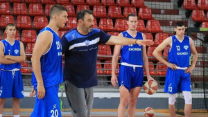 Igokea startala s pripremama, Vaughn kasni