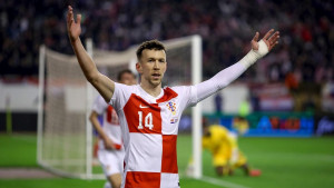 Poljud Perišića dočekao velikim zvižducima, on onda magijom natjerao da mu skandiraju ime!