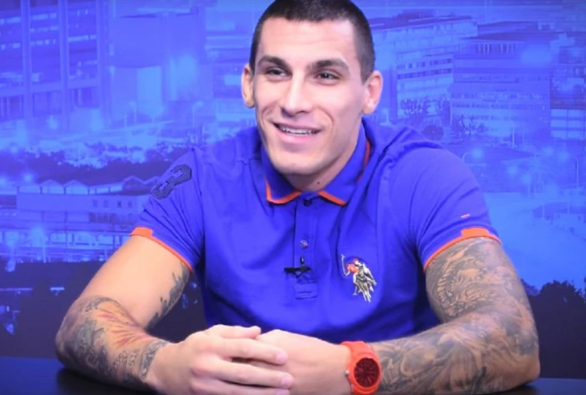 Malo ko u Srbiji ima m*da kao ovaj čovjek: "Smrdino sendvičarska, do juče si tukao babe"