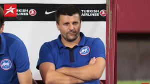 Feđa Dudić najbliži klupi Veleža